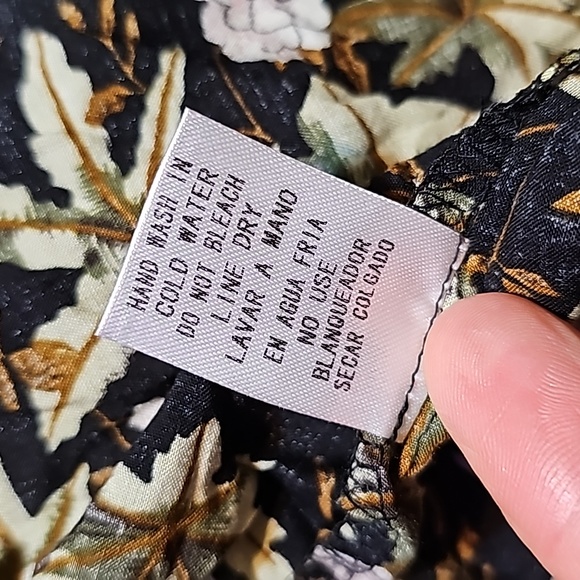 2/$20 Entro L Crochet Leaf Open Cardigan - Picture 11 of 11